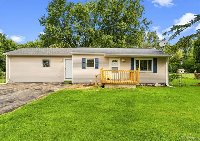 Photo 2 of Single family home for sale at 2071 E Dodge Rd, Clio, MI 48420 | MLS# 20261069787 | Listing updated on 2026-09-05