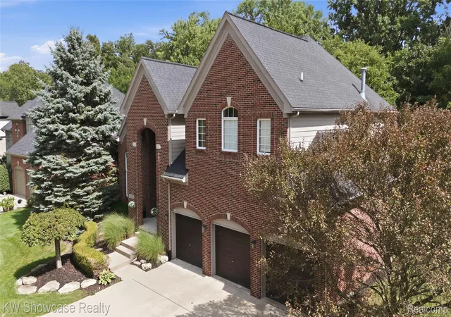 Photo 2 of Single family home for sale at 31132 Lagoon Dr, Novi, MI 48377 | MLS# 20261069789 | Listing updated on 2026-09-14