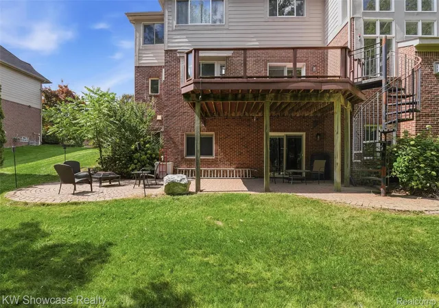 Photo 4 of Single family home for sale at 31132 Lagoon Dr, Novi, MI 48377 | MLS# 20261069789 | Listing updated on 2026-09-14