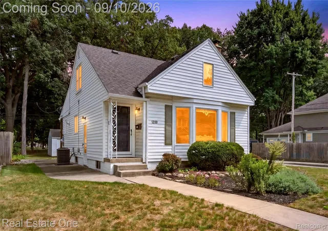 Photo 1 of Sale Pending at 1200 N Vermont Ave, Royal Oak, MI 48067 | MLS# 20261069801 | Listing updated on 2026-09-15
