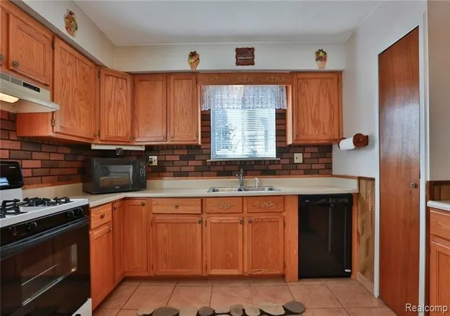 Photo 3 of Single family home for sale at 1257 Lindbergh St, Wyandotte, MI 48192 | MLS# 20261069803 | Listing updated on 2026-09-14