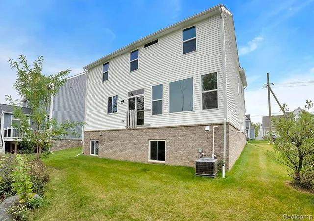 Photo 4 of Single family home for sale at 113 Wainwright, Novi, MI 48377 | MLS# 20261069832 | Listing updated on 2026-10-07