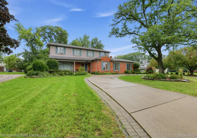 Photo 1 of Single family home for sale at 25711 Branchaster Rd, Farmington Hills, MI 48336 | MLS# 20261069848 | Listing updated on 2026-09-12