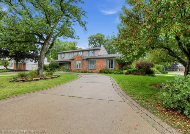 Photo 2 of Single family home for sale at 25711 Branchaster Rd, Farmington Hills, MI 48336 | MLS# 20261069848 | Listing updated on 2026-09-12