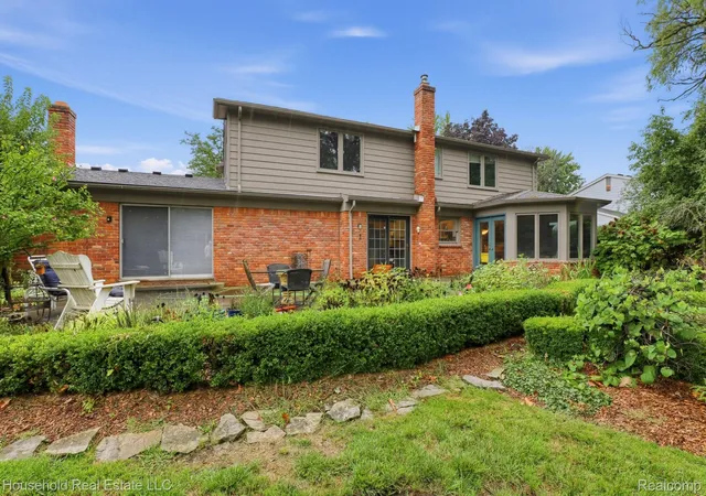 Photo 4 of Single family home for sale at 25711 Branchaster Rd, Farmington Hills, MI 48336 | MLS# 20261069848 | Listing updated on 2026-09-12