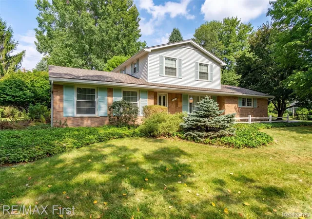 Photo 1 of Single family home for sale at 2669 Mcclintock Rd, Bloomfield Hills, MI 48302 | MLS# 20261069850 | Listing updated on 2026-09-08