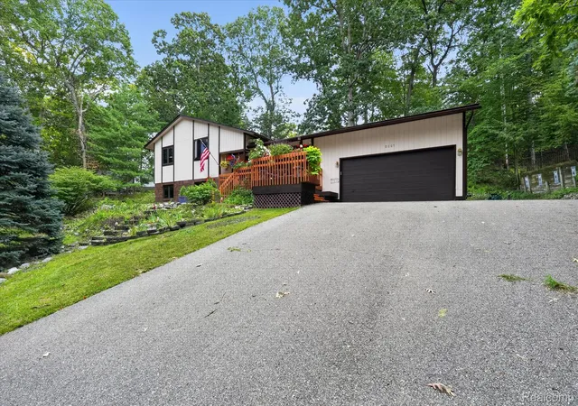Photo 3 of Single family home for sale at 5001 Mohawk Ave, Clarkston, MI 48348 | MLS# 20261069859 | Listing updated on 2026-09-12