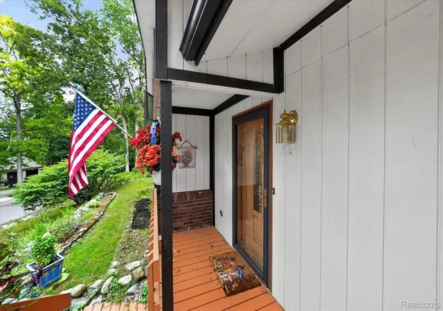 Photo 4 of Single family home for sale at 5001 Mohawk Ave, Clarkston, MI 48348 | MLS# 20261069859 | Listing updated on 2026-09-12