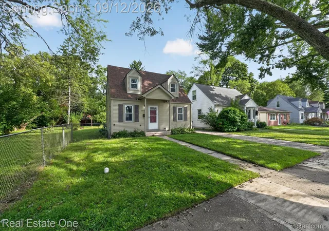 Photo 3 of Single family home for sale at 26040 Hanover St, Dearborn Heights, MI 48125 | MLS# 20261069865 | Listing updated on 2026-09-20