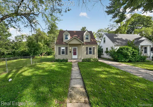 Photo 3 of Single family home for sale at 26040 Hanover St, Dearborn Heights, MI 48125 | MLS# 20261069865 | Listing updated on 2026-09-20