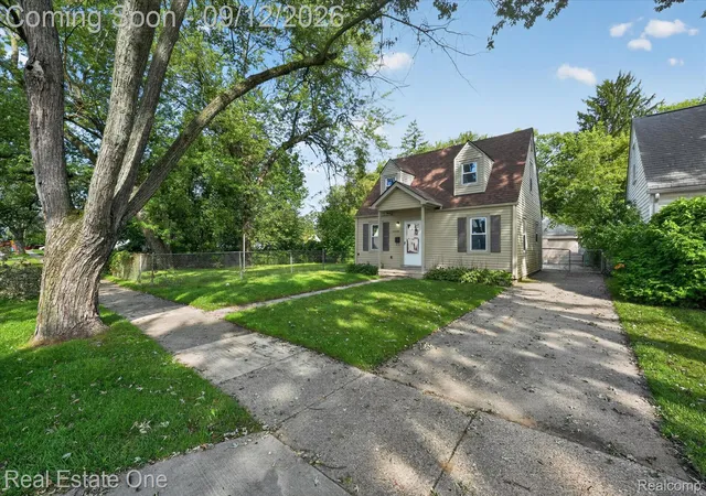 Photo 4 of Single family home for sale at 26040 Hanover St, Dearborn Heights, MI 48125 | MLS# 20261069865 | Listing updated on 2026-09-20