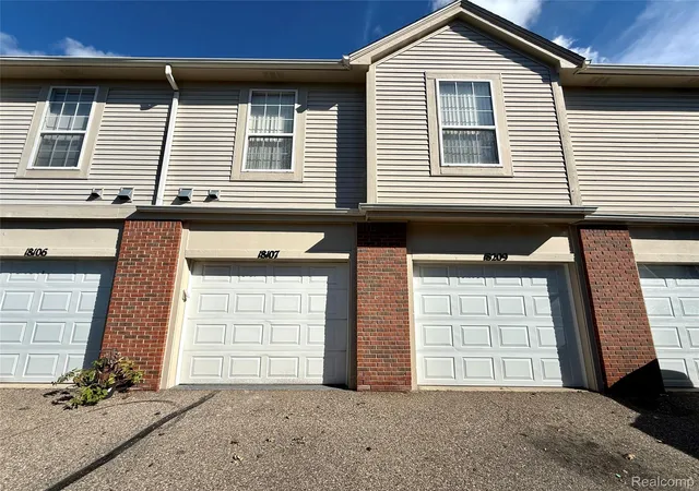 Photo 2 of Condo for sale at 18107 Chesapeake Cir, Walled Lake, MI 48390 | MLS# 20261069869 | Listing updated on 2026-10-07