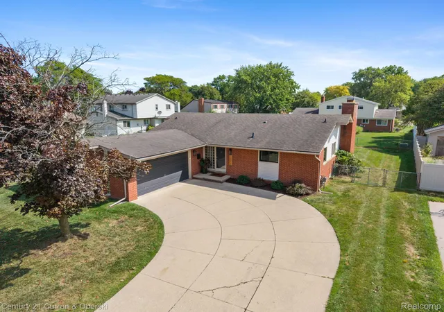 Photo 1 of Sale Pending at 16918 Comstock St, Livonia, MI 48154 | MLS# 20261069872 | Listing updated on 2026-09-12