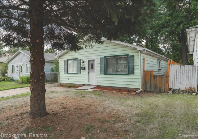 Photo 2 of Single family home for sale at 110 E Cornell Ave, Pontiac, MI 48340 | MLS# 20261069880 | Listing updated on 2026-09-15