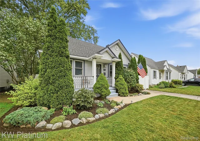 Photo 3 of Single family home for sale at 116 S Custer Ave, Clawson, MI 48017 | MLS# 20261069904 | Listing updated on 2026-09-08