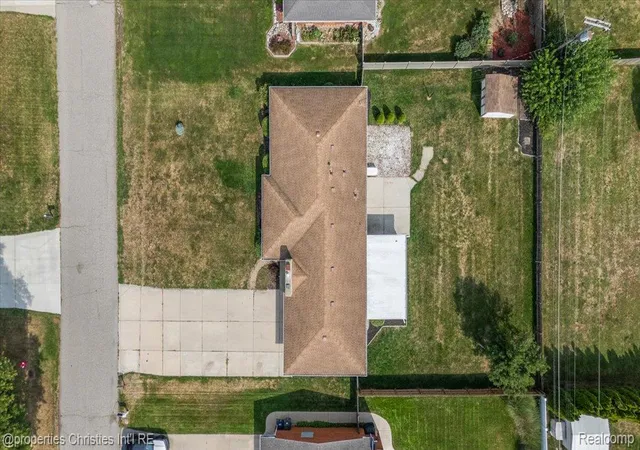 Photo 4 of Single family home for sale at 37674 Andrew Dr, Sterling Heights, MI 48312 | MLS# 20261069907 | Listing updated on 2026-09-18