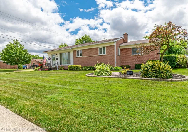Photo 2 of Single family home for sale at 4830 Holmes Dr, Warren, MI 48092 | MLS# 20261069915 | Listing updated on 2026-09-18