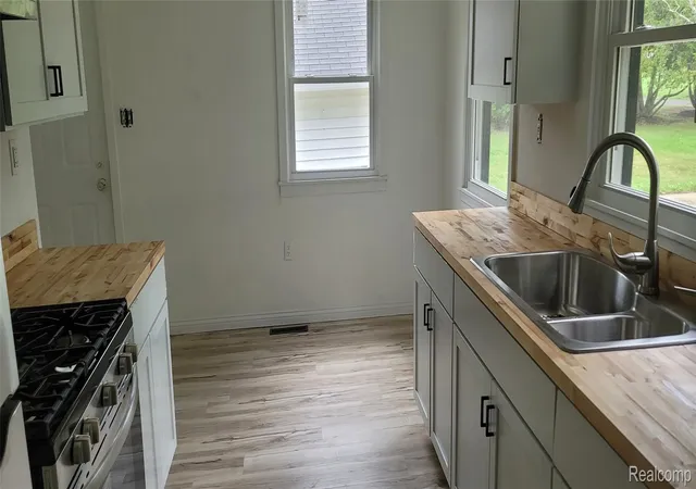 Photo 4 of Single family home for sale at 3794 Lippincott, Lapeer, MI 48446 | MLS# 20261069925 | Listing updated on 2026-09-15