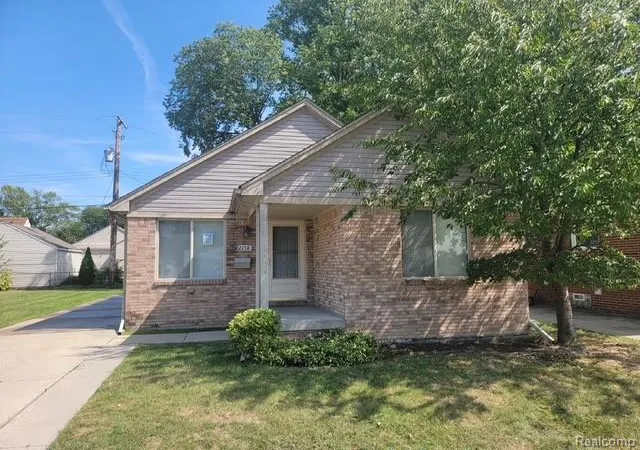 Photo 1 of Sale Pending at 22158 David Ave, Eastpointe, MI 48021 | MLS# 20261069936 | Listing updated on 2026-09-14