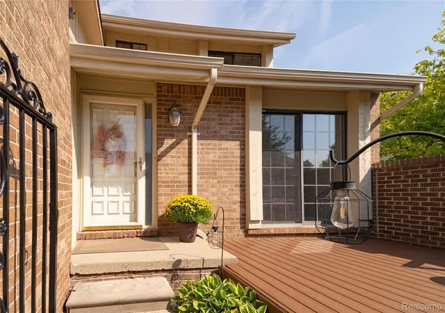 Photo 3 of Condo for sale at 2846 S Trailwood Dr E, Rochester Hills, MI 48309 | MLS# 20261069935 | Listing updated on 2026-09-14