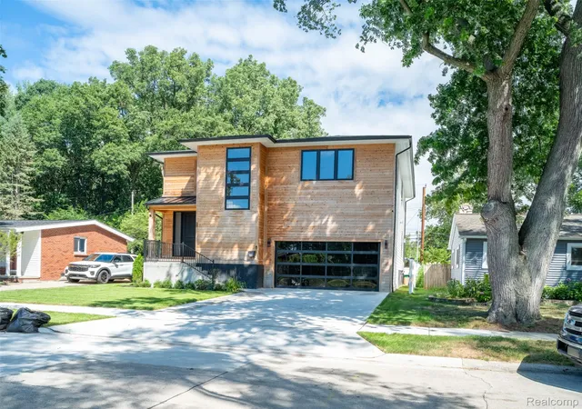 Photo 46 of Single family home for sale at 216 W Bloomfield Ave, Royal Oak, MI 48073 | MLS# 20261069942 | Listing updated on 2026-09-13