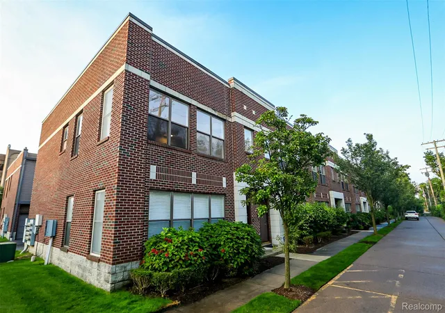 Photo 2 of Condo for sale at 52 W Bethune St, Detroit, MI 48202 | MLS# 20261069944 | Listing updated on 2026-09-07