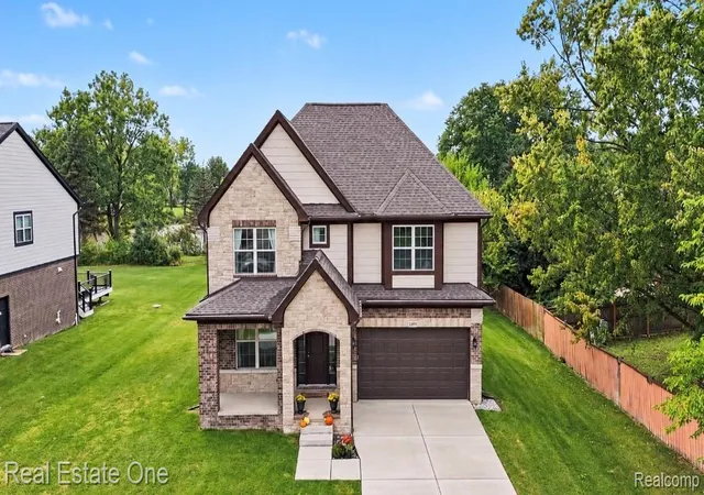 Photo 1 of Single family home for sale at 3499 John R Rd, Troy, MI 48083 | MLS# 20261069948 | Listing updated on 2026-09-12