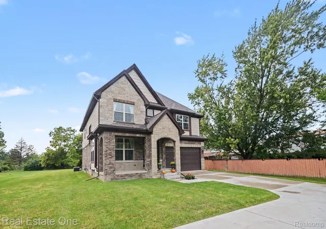 Photo 3 of Single family home for sale at 3499 John R Rd, Troy, MI 48083 | MLS# 20261069948 | Listing updated on 2026-09-12