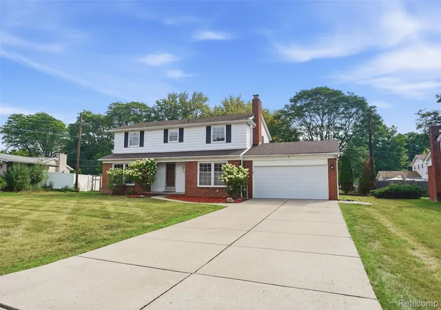 Photo 1 of Sale Pending at 25362 Lyncastle St, Farmington Hills, MI 48336 | MLS# 20261069965 | Listing updated on 2026-09-19