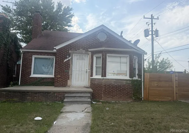 Photo 2 of Single family home for sale at 6921 Rosemont Ave, Detroit, MI 48228 | MLS# 20261069985 | Listing updated on 2026-09-02
