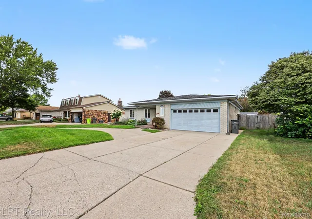 Photo 3 of Single family home for sale at 39316 Twenlow Dr, Clinton Township, MI 48038 | MLS# 20261069990 | Listing updated on 2026-10-10