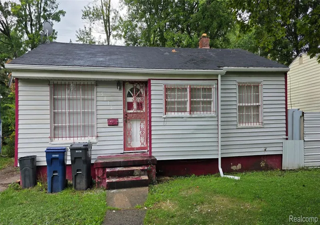 Photo 1 of Single family home for sale at 5813 Winthrop Blvd, Flint, MI 48505 | MLS# 20261069998 | Listing updated on 2026-09-11