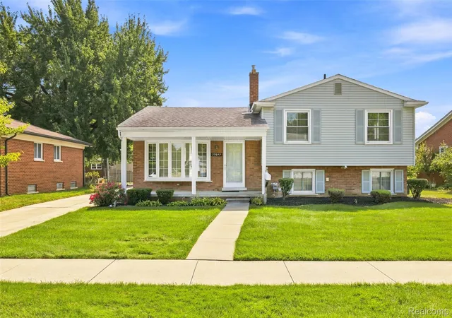 Photo 1 of Sale Pending at 29649 Linda St, Livonia, MI 48154 | MLS# 20261070006 | Listing updated on 2026-09-20