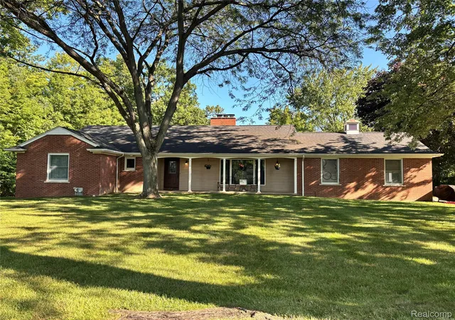 Photo 2 of Single family home for sale at 830 W Gilford Rd, Caro, MI 48723 | MLS# 20261070007 | Listing updated on 2026-09-04