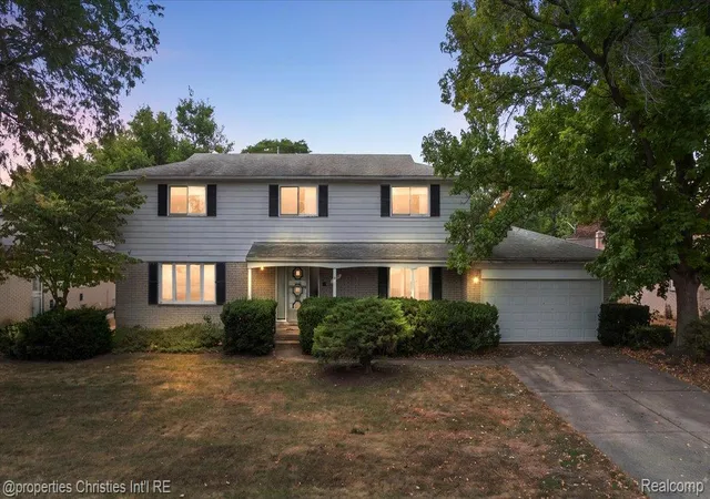 Photo 1 of Sale Pending at 25475 Grand Concourse St, Southfield, MI 48075 | MLS# 20261070011 | Listing updated on 2026-09-04