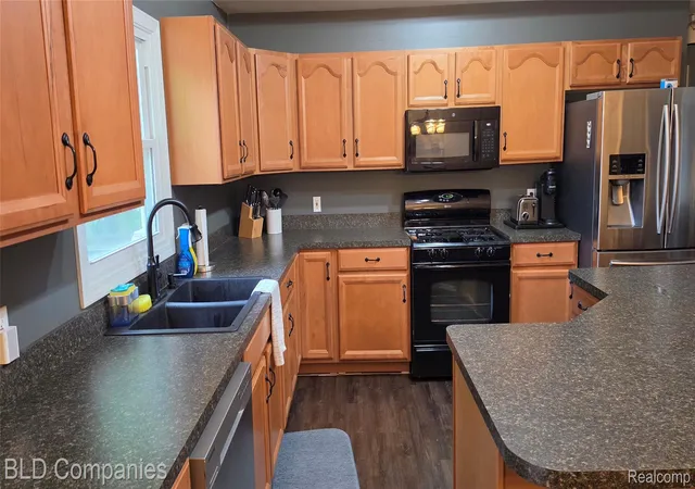 Photo 3 of Single family home for sale at 1095 Seabury Dr, Lake Orion, MI 48362 | MLS# 20261070020 | Listing updated on 2026-09-13