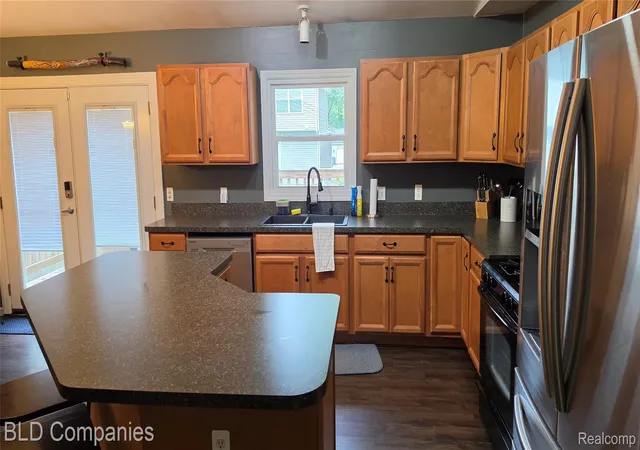 Photo 4 of Single family home for sale at 1095 Seabury Dr, Lake Orion, MI 48362 | MLS# 20261070020 | Listing updated on 2026-09-13