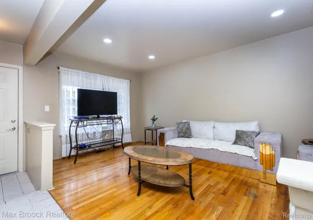 Photo 4 of Single family home for sale at 14943 Carmel Dr, Sterling Heights, MI 48312 | MLS# 20261070026 | Listing updated on 2026-09-19