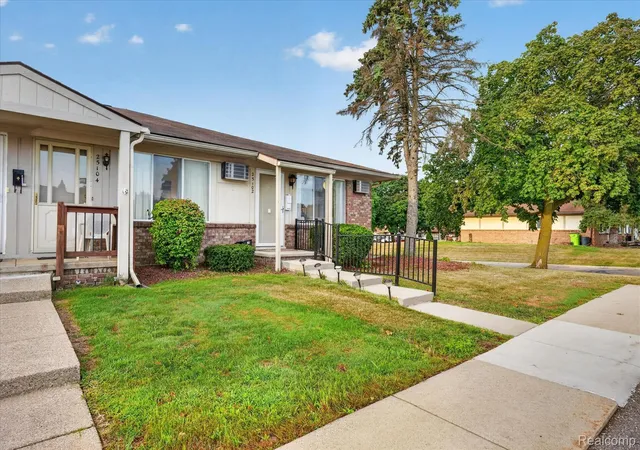 Photo 2 of Condo for sale at 25102 Franklin Ter #8, South Lyon, MI 48178 | MLS# 20261070035 | Listing updated on 2026-09-08