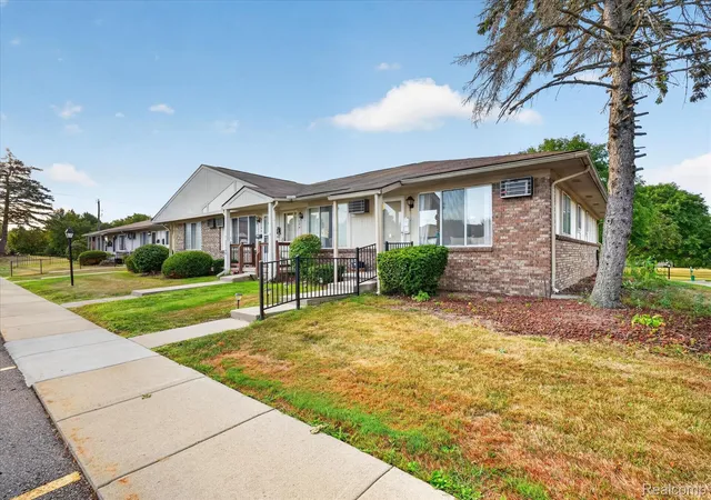 Photo 3 of House for sale at 25102 Franklin Ter #8, South Lyon, MI 48178 | MLS# 20261070035 | Listing updated on 2026-09-08