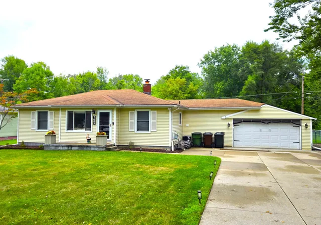 Photo 2 of Single family home for sale at 7685 Metz Dr, Shelby Township, MI 48316 | MLS# 81026046254 | Listing updated on 2026-09-17