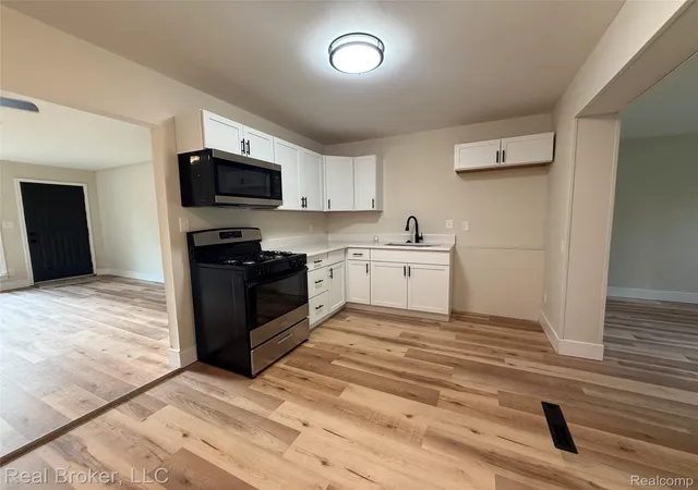Photo 17 of Single family home for sale at 21920 Fern St, Oak Park, MI 48237 | MLS# 20261070059 | Listing updated on 2026-10-21