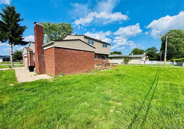 Photo 3 of Single family home for sale at 11406 Joslyn Dr, Sterling Heights, MI 48312 | MLS# 20261070068 | Listing updated on 2026-09-03