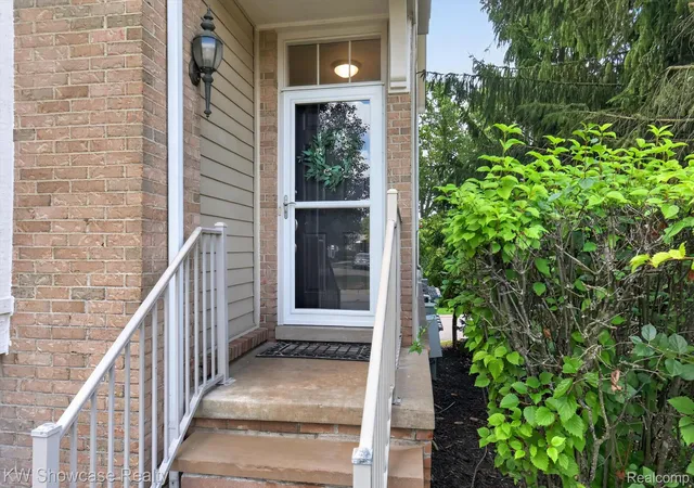 Photo 2 of Condo for sale at 7100 Heron Hills Dr, Walled Lake, MI 48390 | MLS# 20261070076 | Listing updated on 2026-09-09