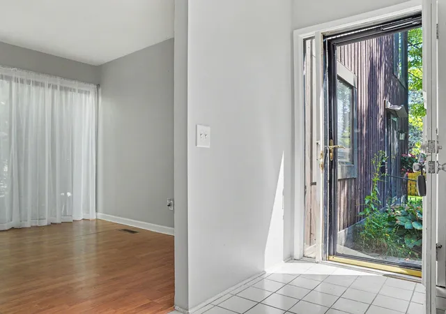 Listing Photo 4 - Condo for sale in building located at 235 Durness Ct, Kalamazoo, MI 49006