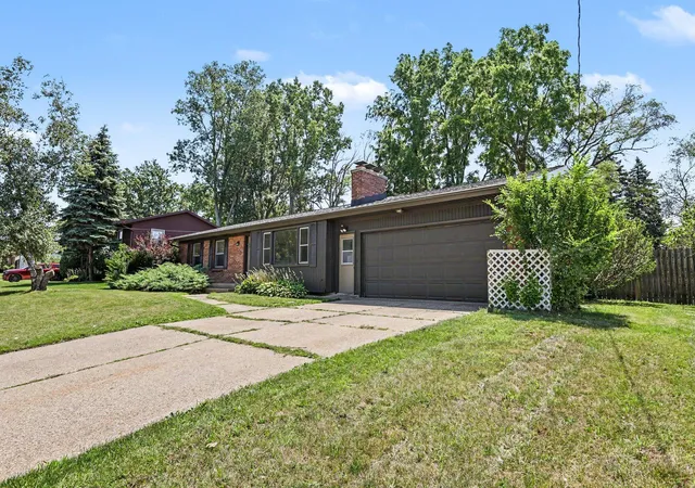 Photo 4 of Single family home for sale at 1628 Bridle Crk St SE, Grand Rapids, MI 49508 | MLS# 65026046278 | Listing updated on 2026-09-09