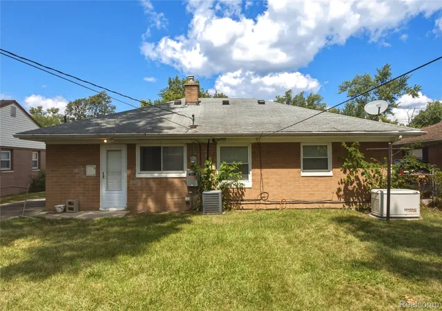 Photo 2 of Single family home for sale at 28611 Parkwood St, Inkster, MI 48141 | MLS# 20261070077 | Listing updated on 2026-09-08