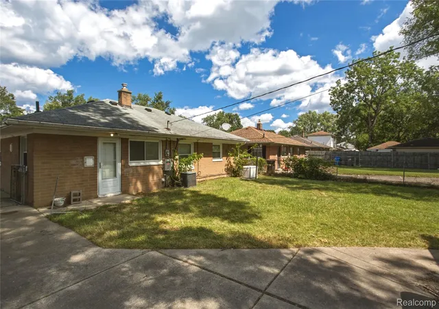 Photo 4 of Single family home for sale at 28611 Parkwood St, Inkster, MI 48141 | MLS# 20261070077 | Listing updated on 2026-09-08