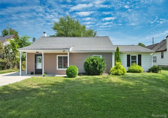 Photo 1 of Single family home for sale at 39280 Muffatt St, Harrison Township, MI 48045 | MLS# 20261070078 | Listing updated on 2026-09-11