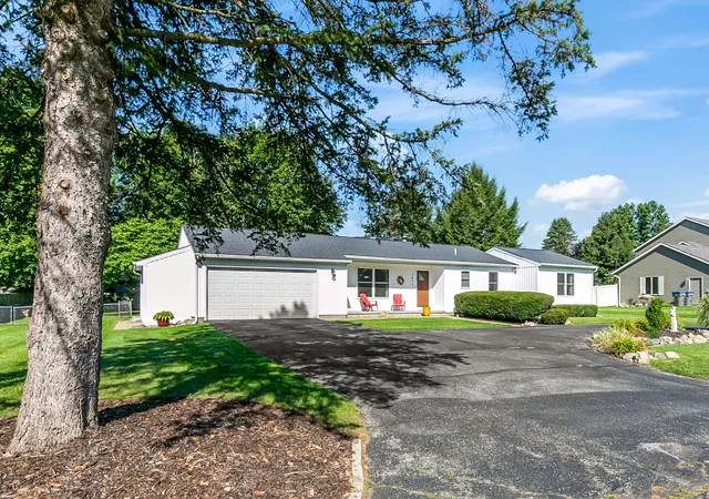 Photo 2 of Single family home for sale at 1411 E Rishel Rd, Sturgis, MI 49091 | MLS# 68026046282 | Listing updated on 2026-09-21